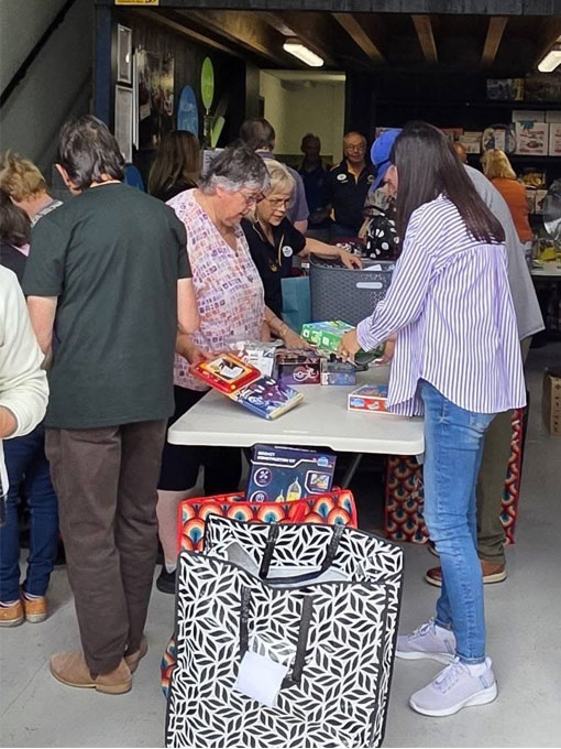 Lions Partners Pack Joy For Young Carers