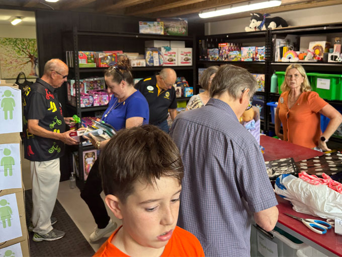 Lions Partners Pack Joy For Young Carers